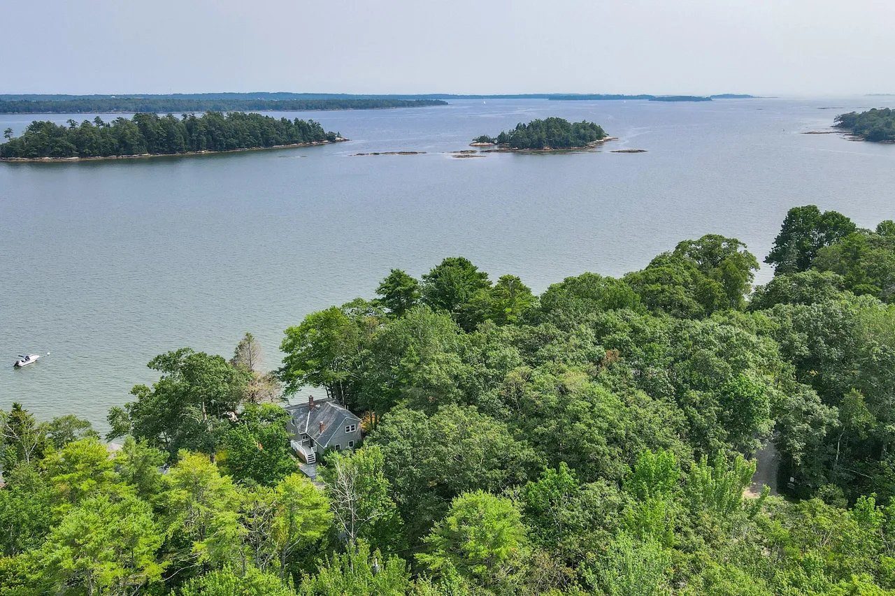 New Waterfront Listing! 391 Lower Flying Point Road, Freeport, Maine – $1,100,000