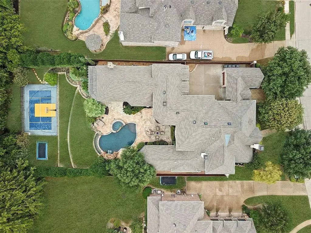 4749 Jerral Dr