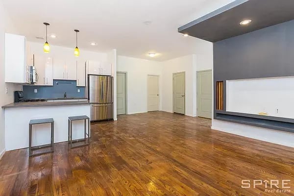 14 Woodbine Street Unit: PH