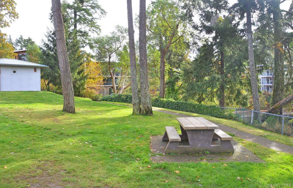 402-7111 West Saanich Rd, Central Saanich