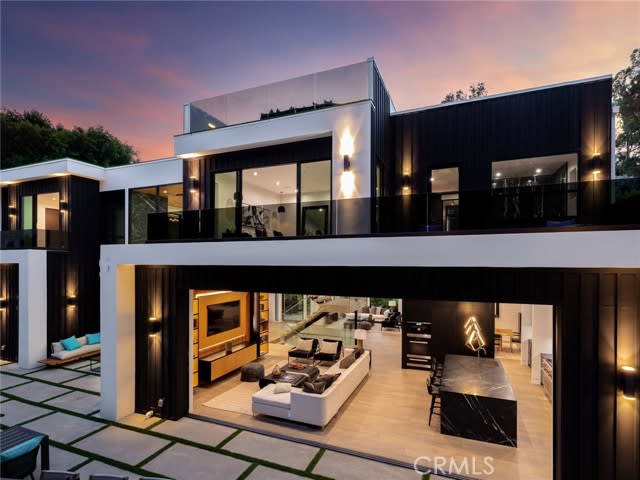 Crescent Villa