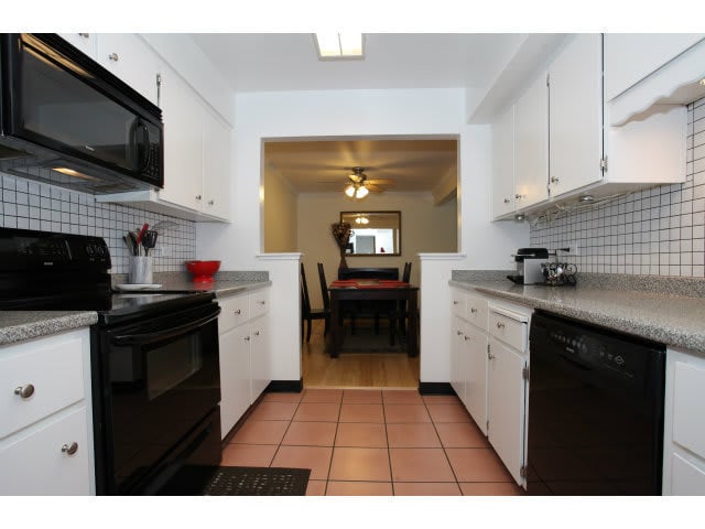 7105 Admiralty Ln
