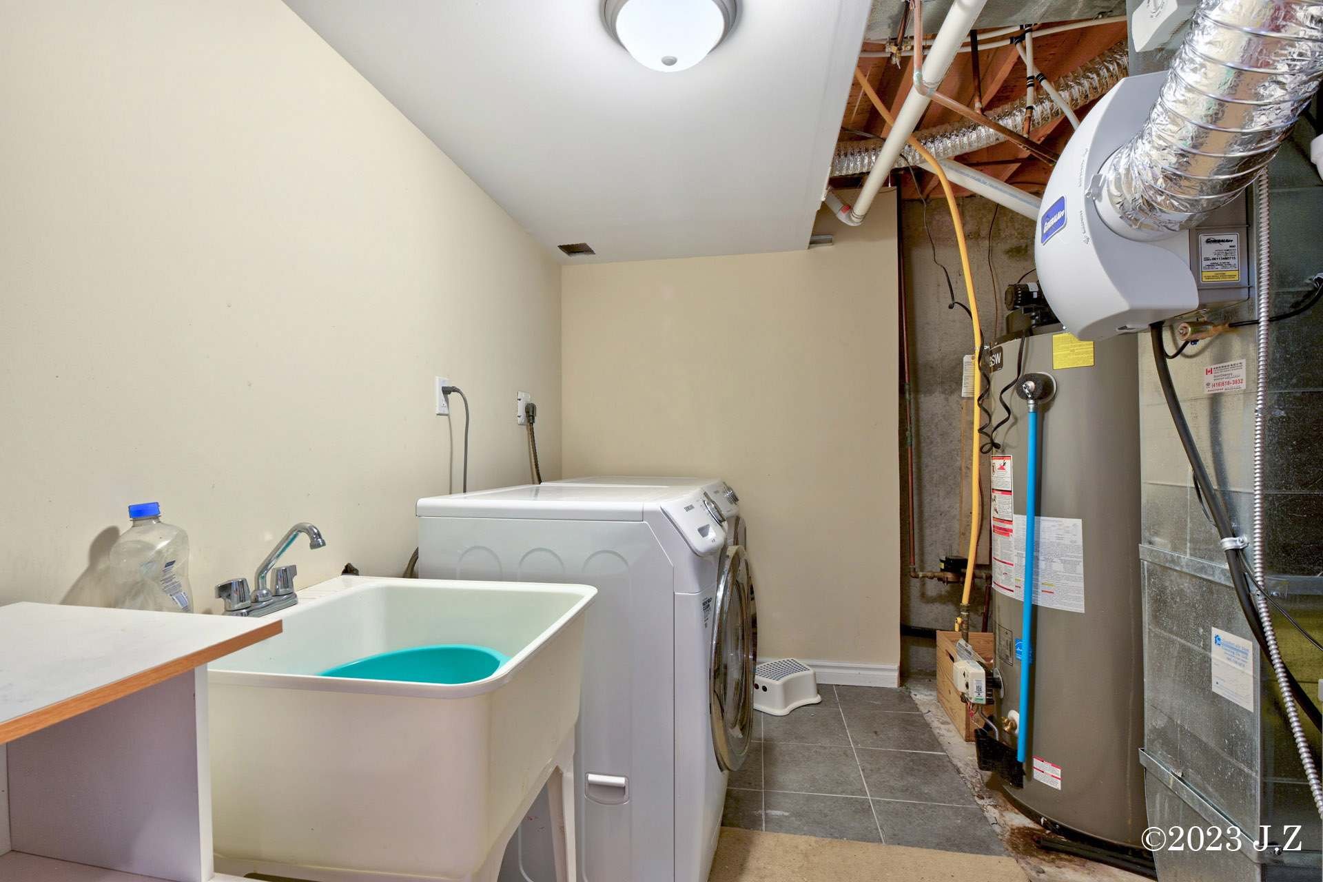 2 Waterton Cres