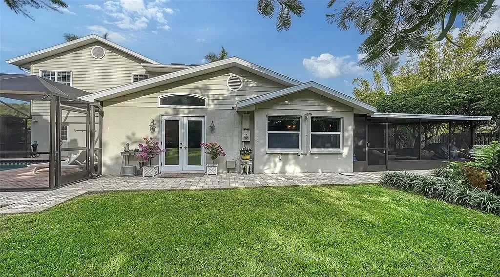 512 Sapphire Dr