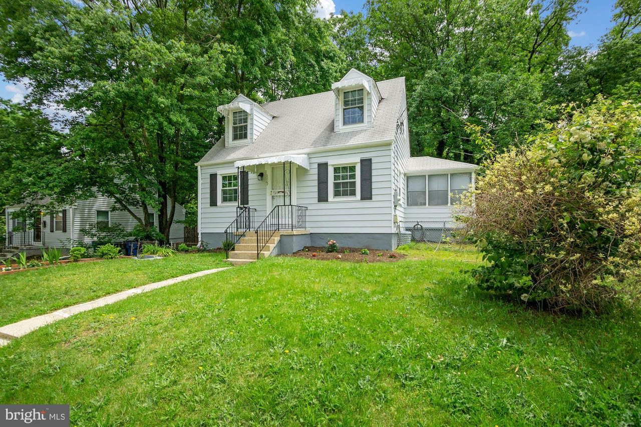 2202 Breton Dr