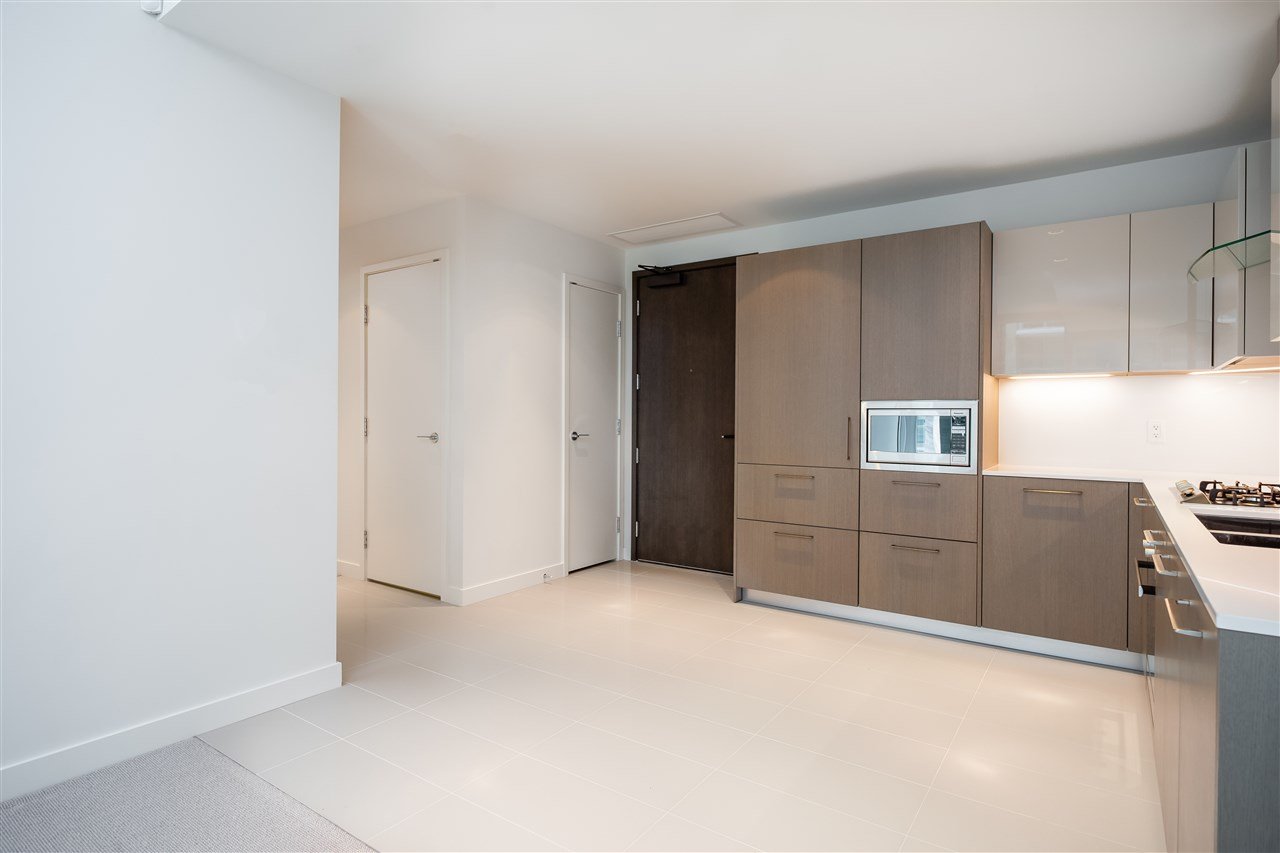 202-6611 Pearson Wy