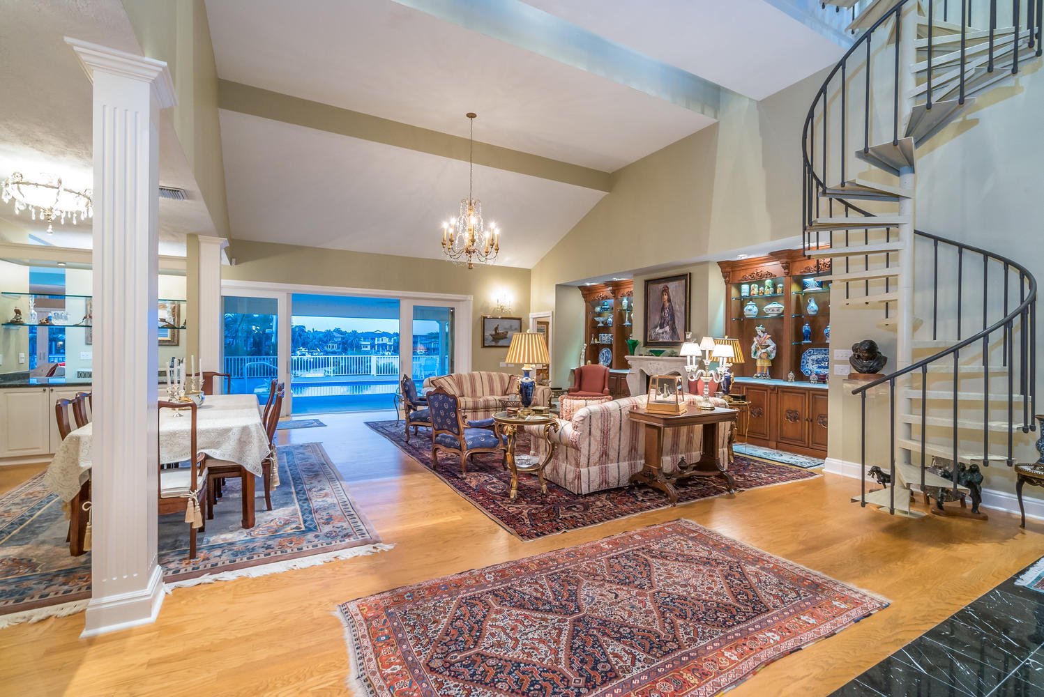 1329 Vista Dr