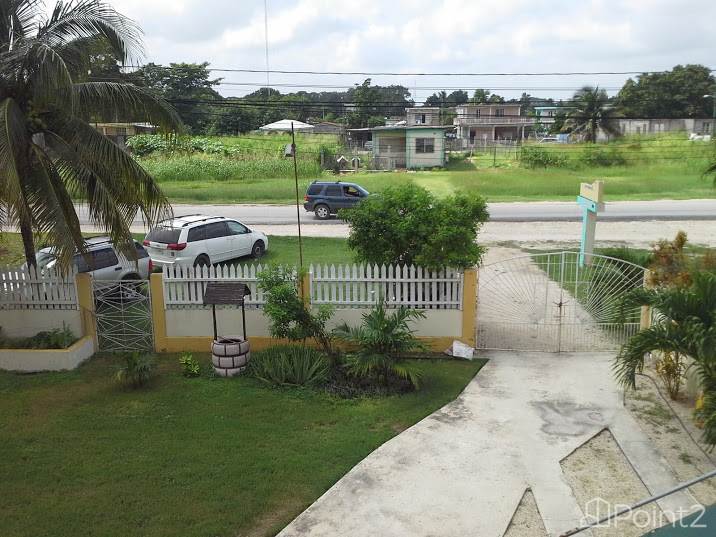 Corozal Gem - 2300 sq ft, 2 story, 4 bed, 4 bath single-family home 