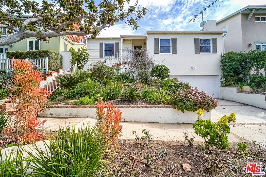 2120 Holmby Ave