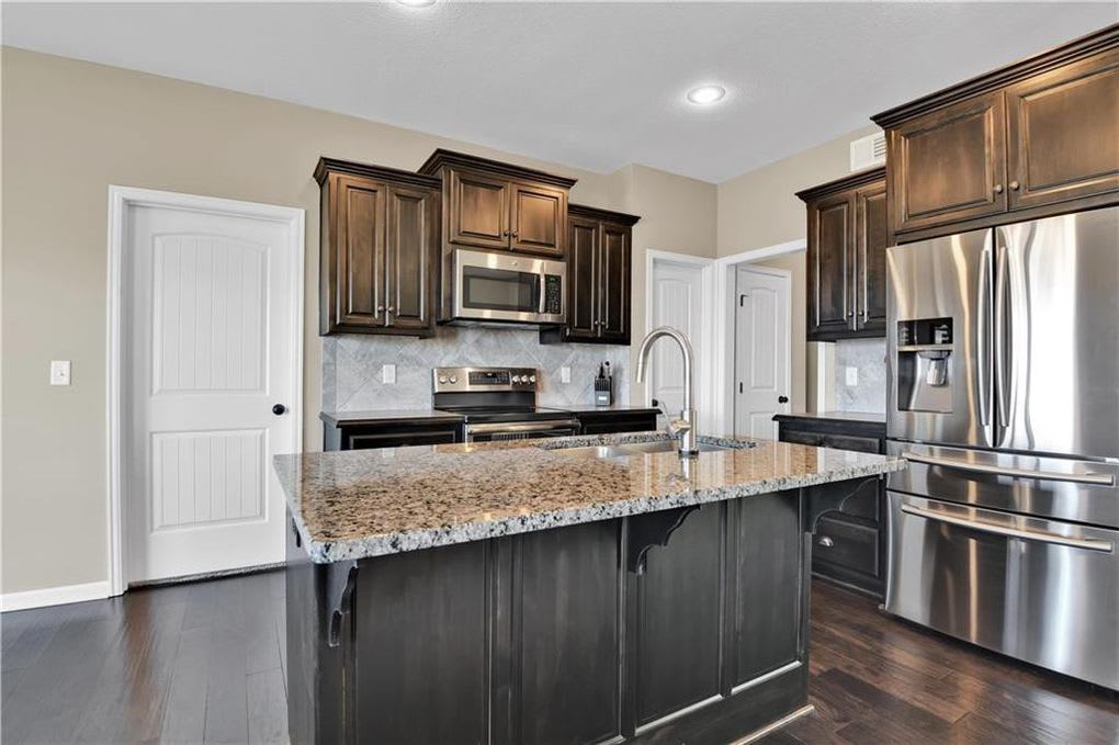 16905 Meadow Creek Circle
