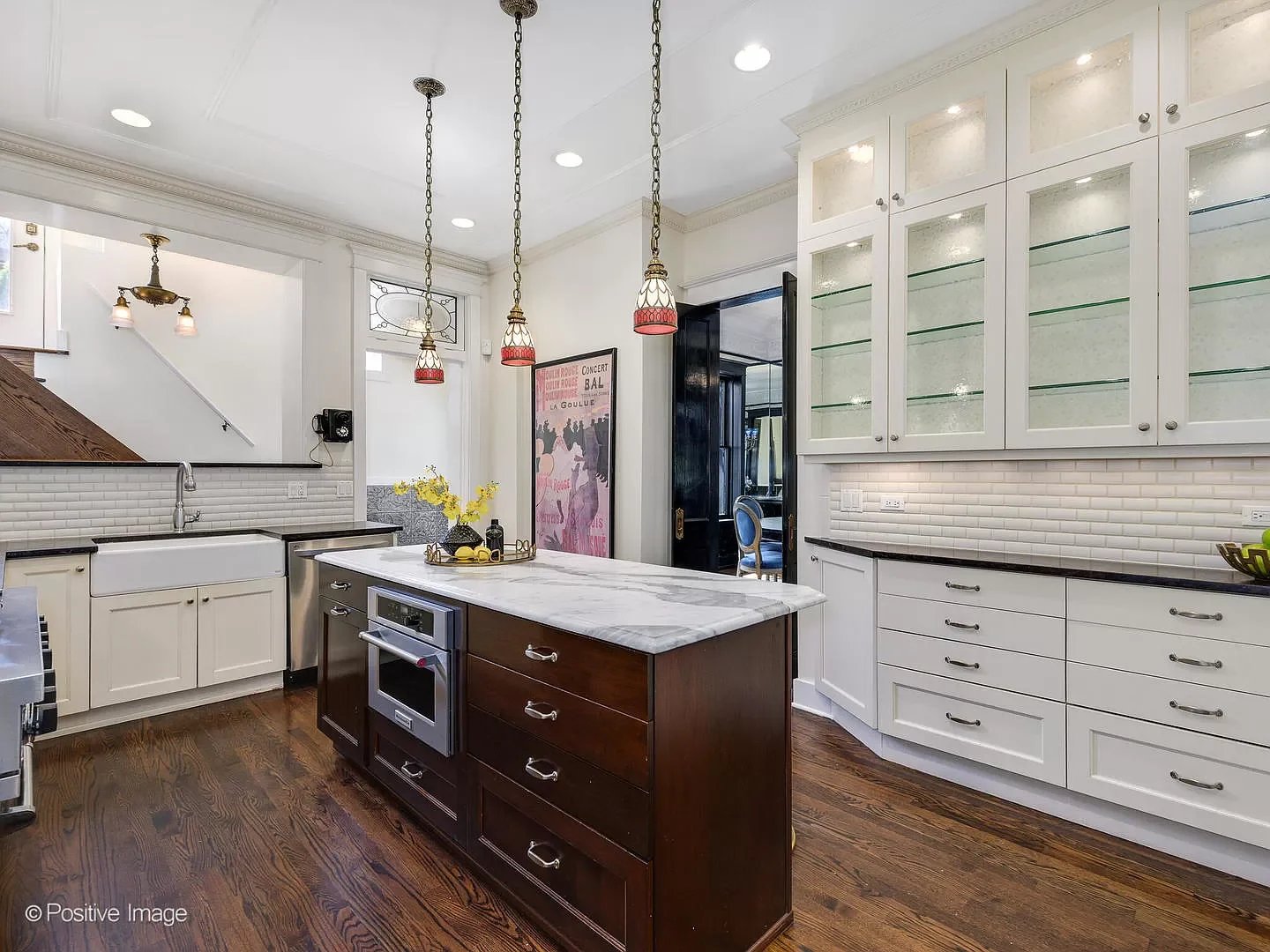 2147 W Caton