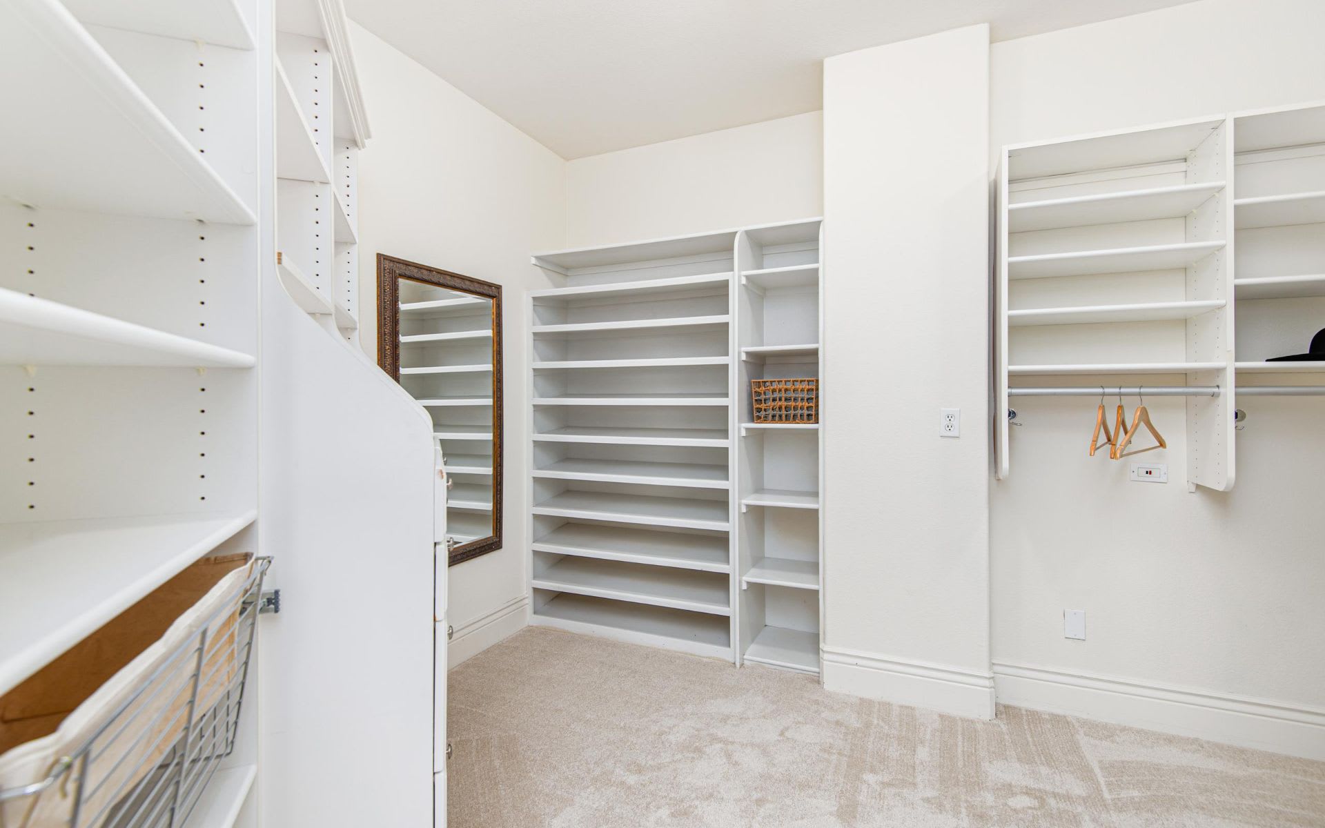 1843 Sannita Ct