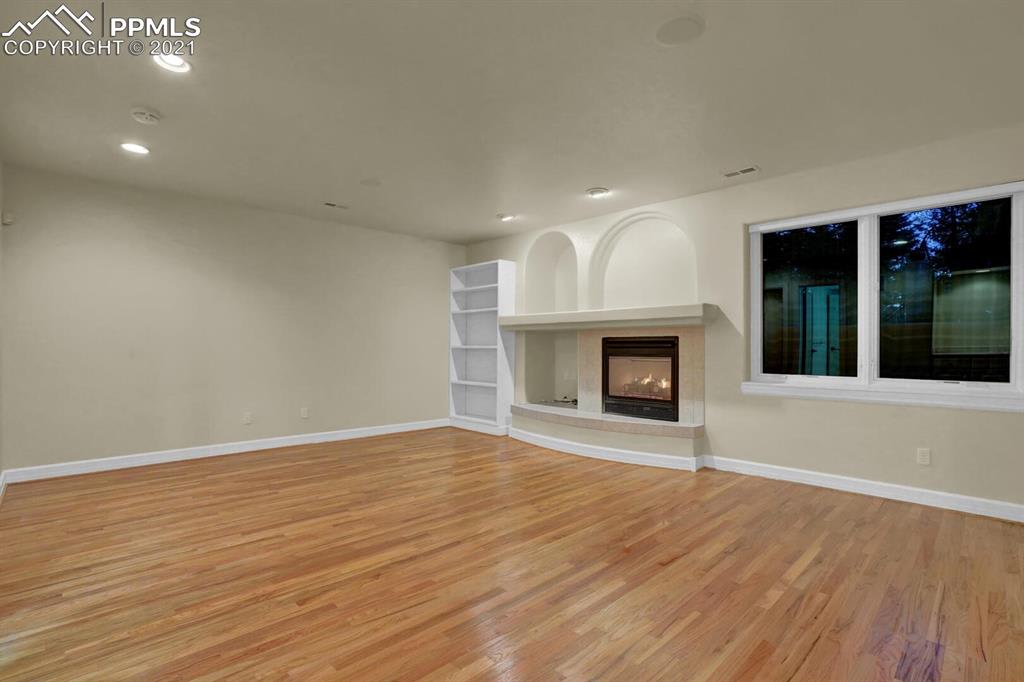 1275 Log Hollow Point