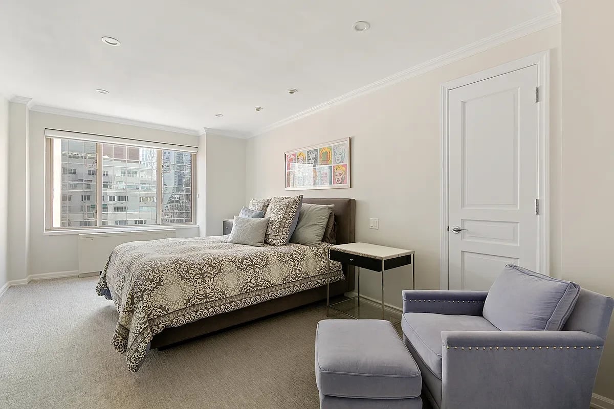 200 E 57th St, Apt 19A