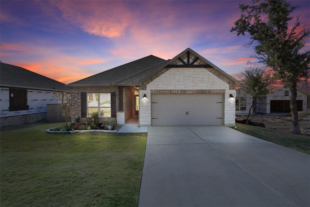 220 Scenic Hills Cir
