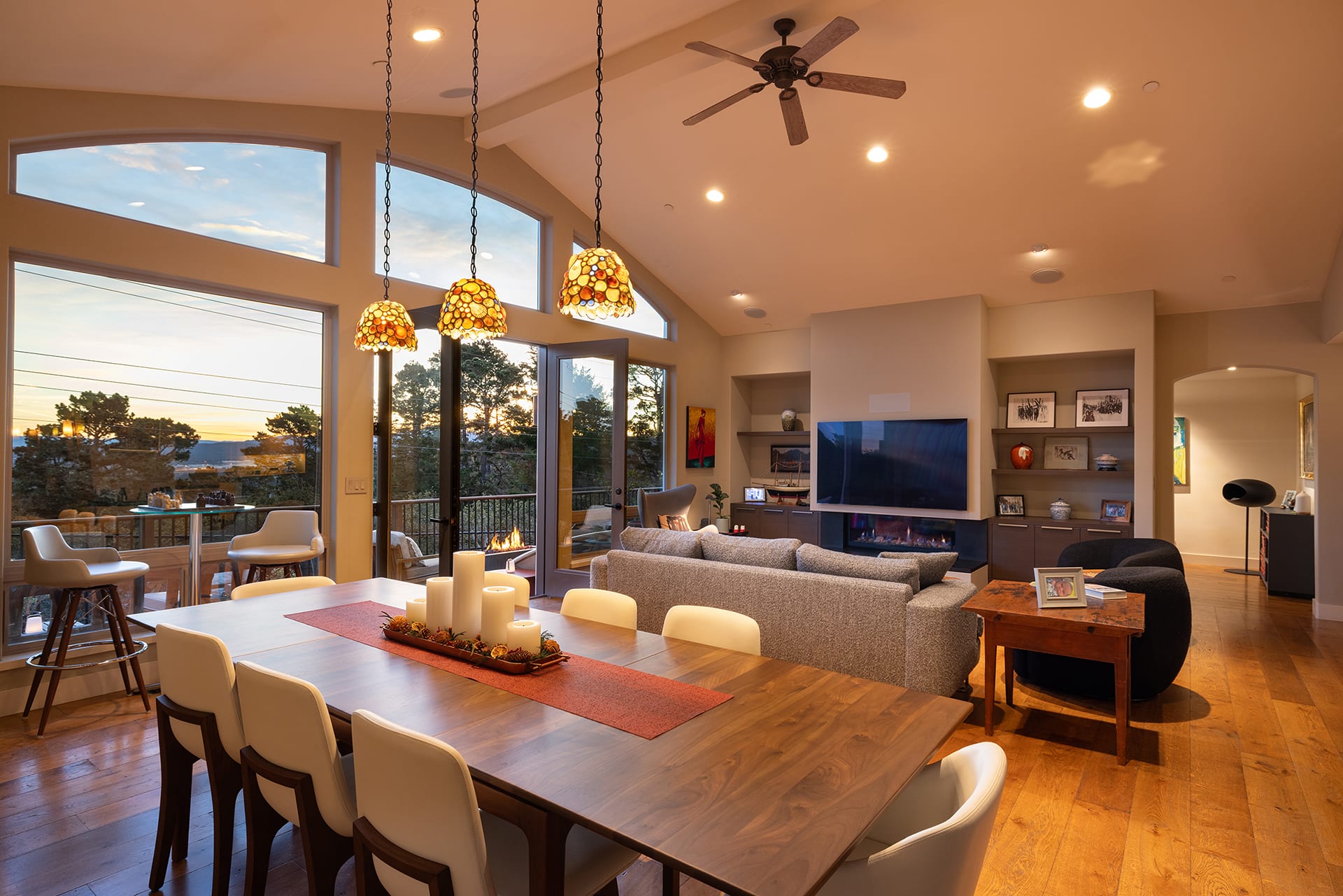 Modern Monterey Paradise - 700 Fernwood Ave