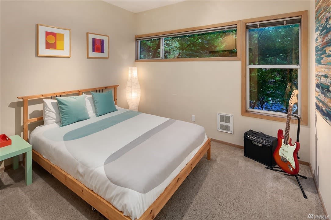 1768 Aurora Avenue N Unit: 201