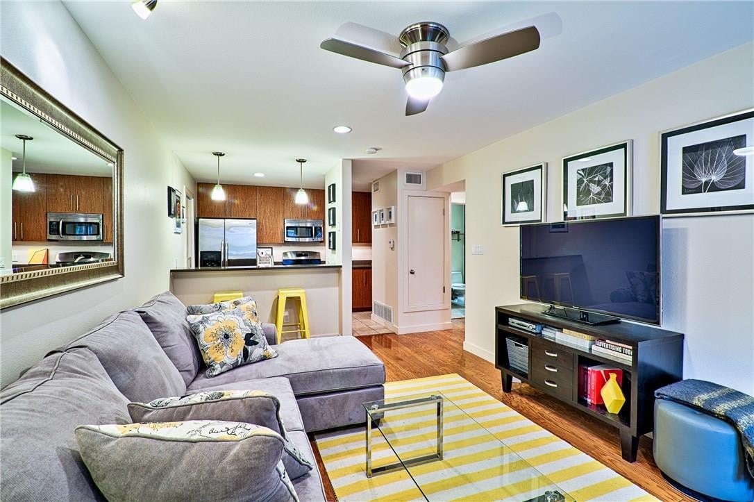 1115 W 10th St, #110