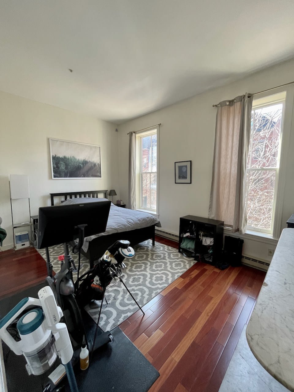 Dwight Street - Sunny 1 Bedroom 1 Bathroom w/ updated Kitchen! Available JUNE! 