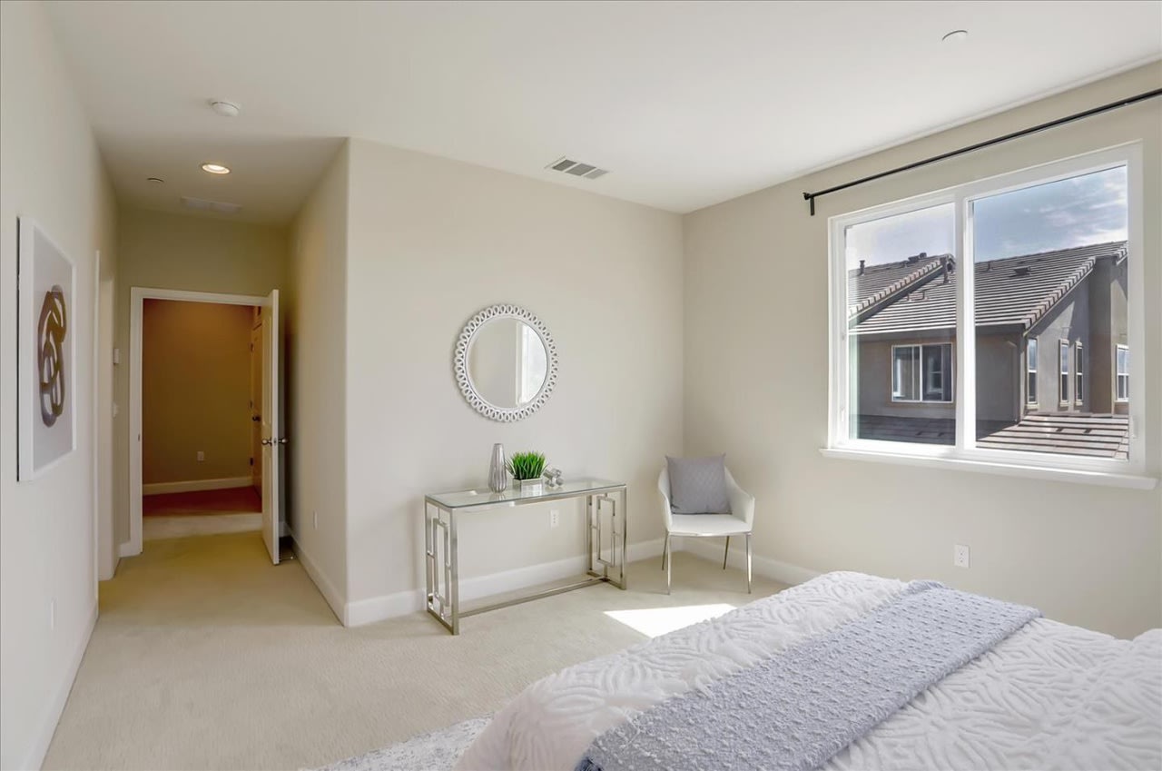 272 Currlin Cir