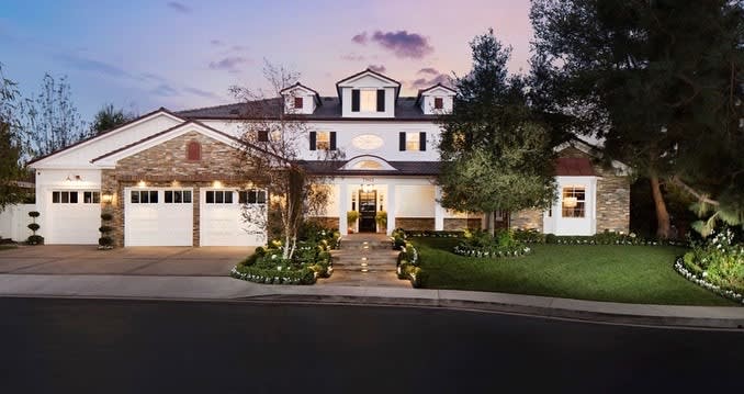 2 Hermitage Lane