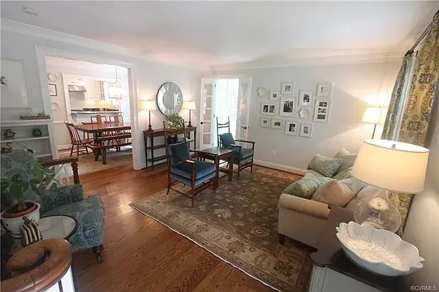 211 Sunset Dr