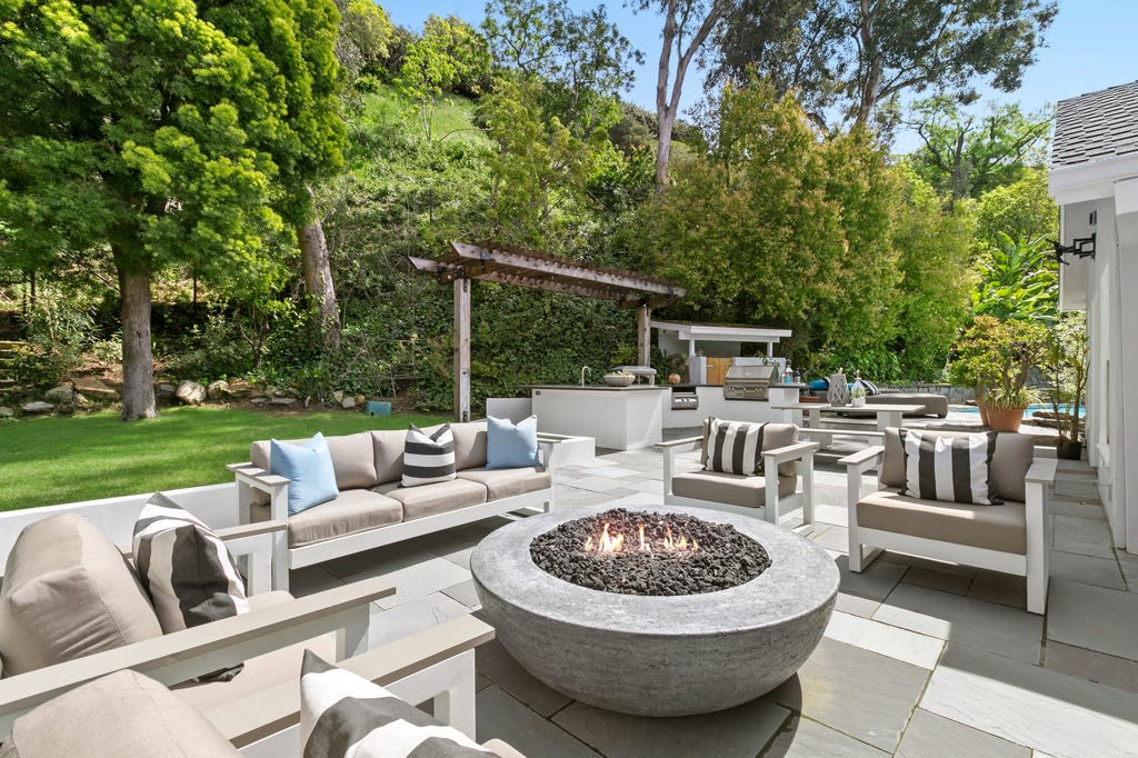 1220 Las Lomas Place