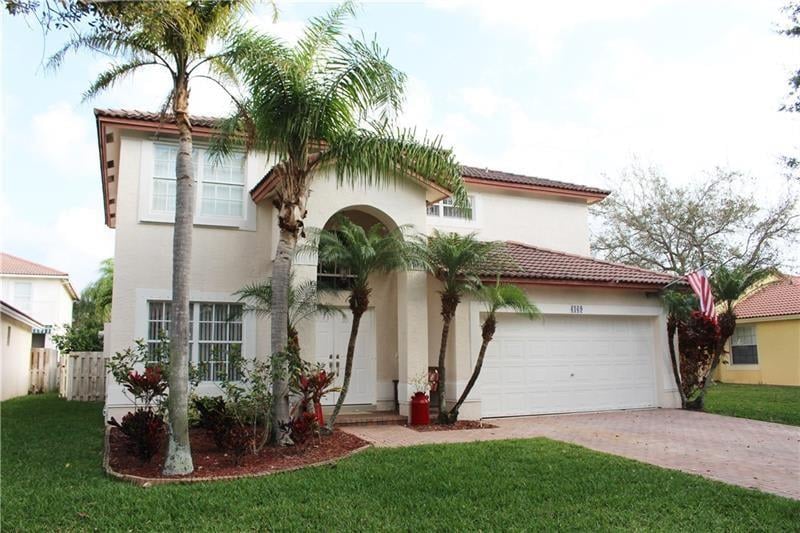 6169 NW 40th St