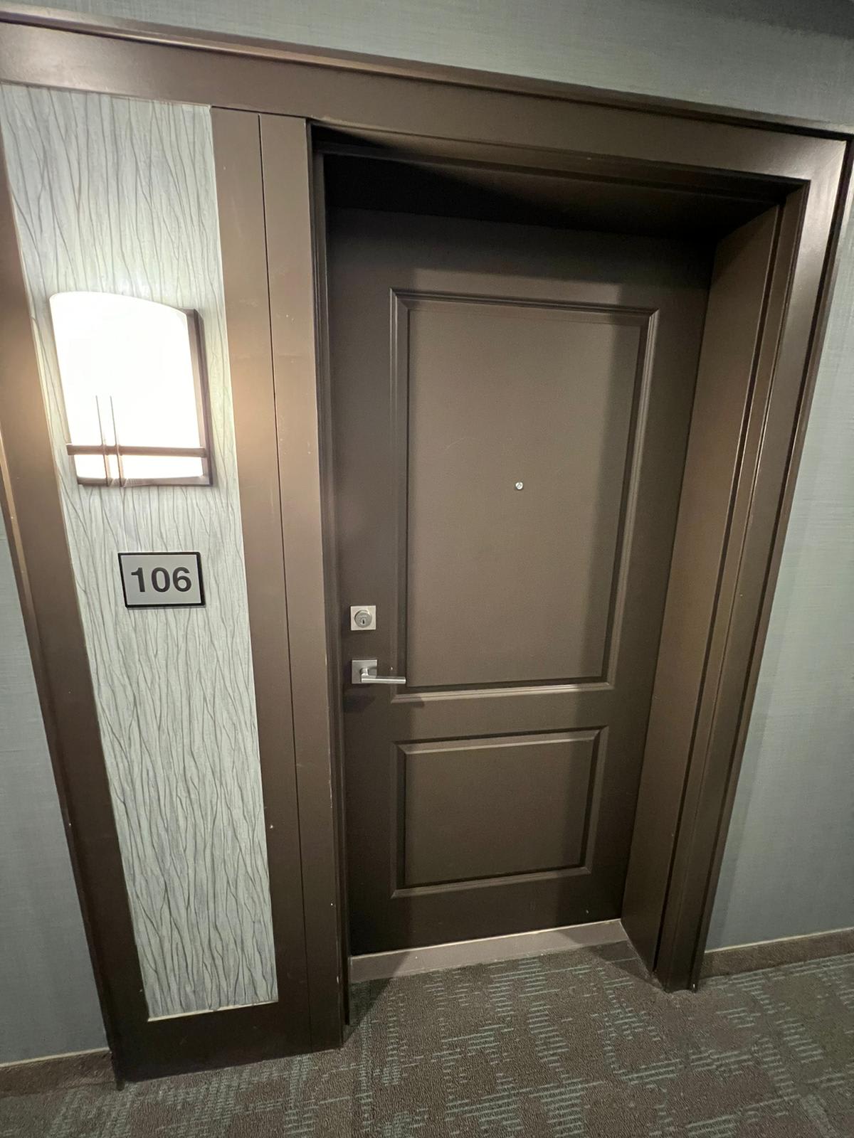 470 Dundas St E Unit: 106