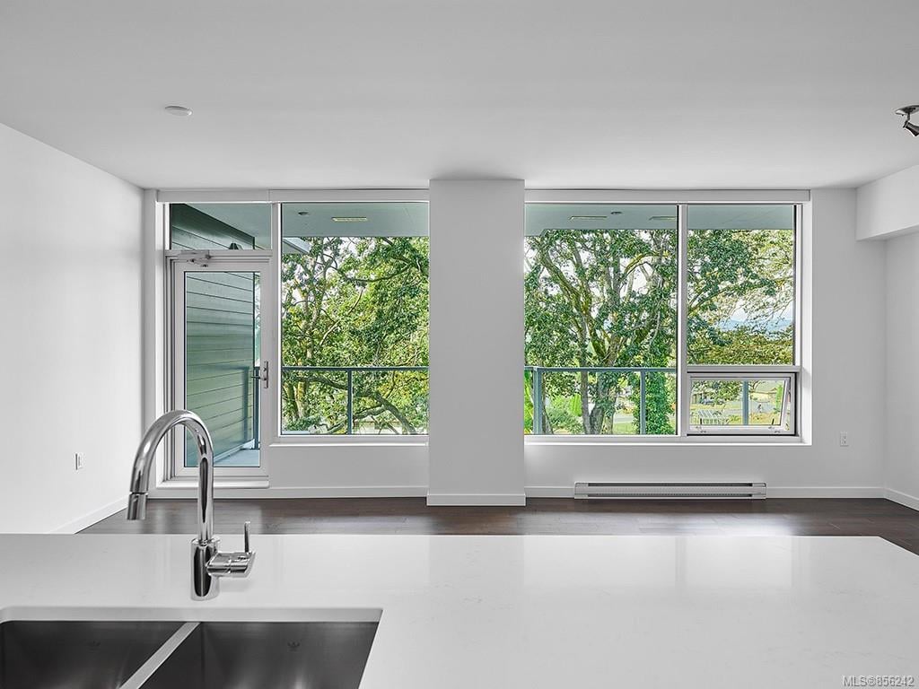 404-4009 Rainbow Hill Lane, Saanich