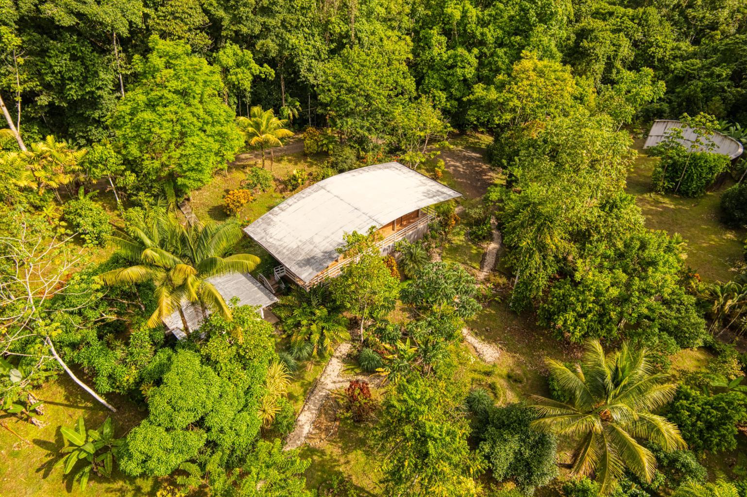 Exceptional Retreat Center on 62 Acre in Tinamastes