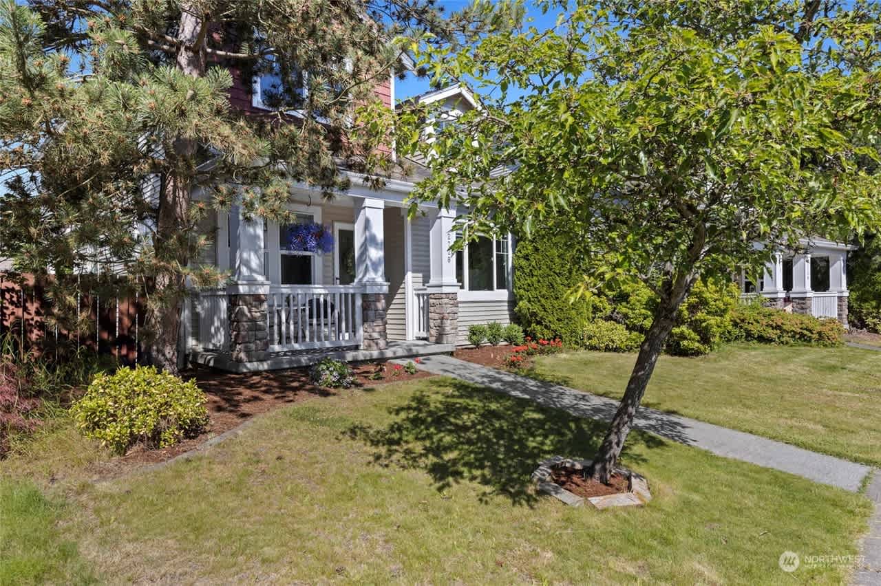 2728 84th Dr NE