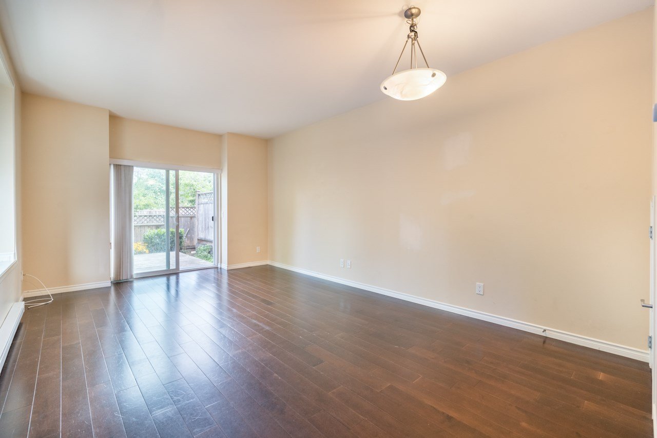 15-621 Langside Ave