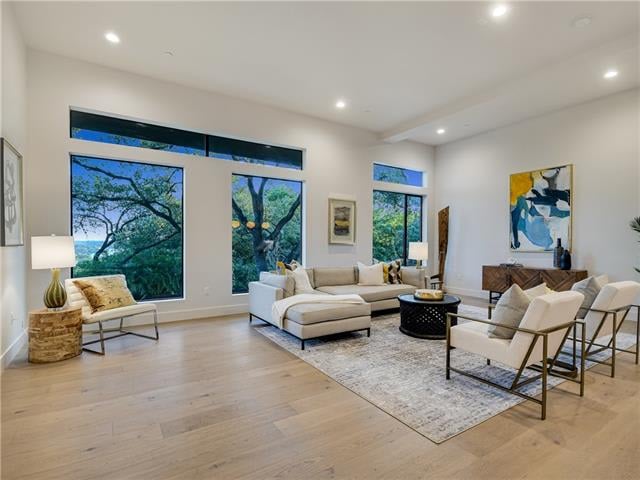 4005 Balcones Dr