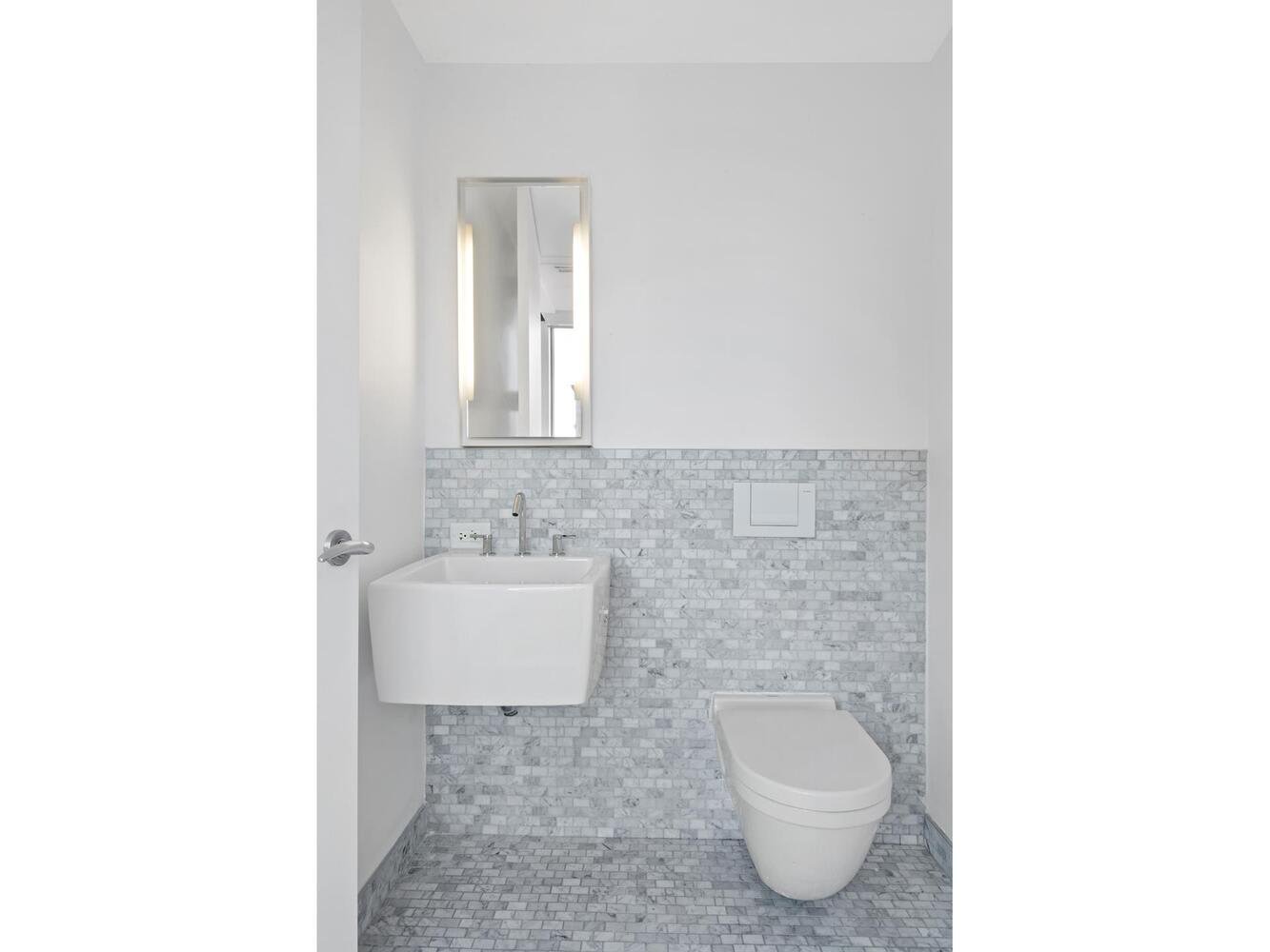 245 W 19th St, Unit PH3