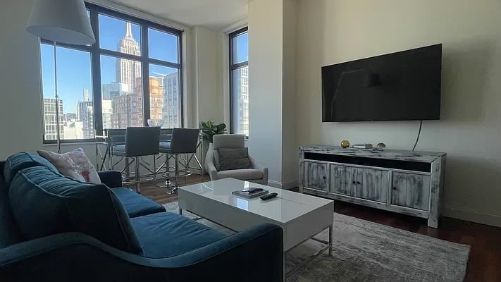 101 West 24th Street Unit: 31H
