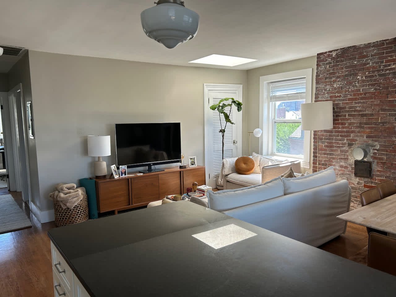 Union Park - 1.5 Bed 1 Bath with Laundry and GARAGE PARKING! September 1 