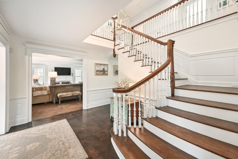 Juniper Lane in East Mequon, access to Lake Michigan
