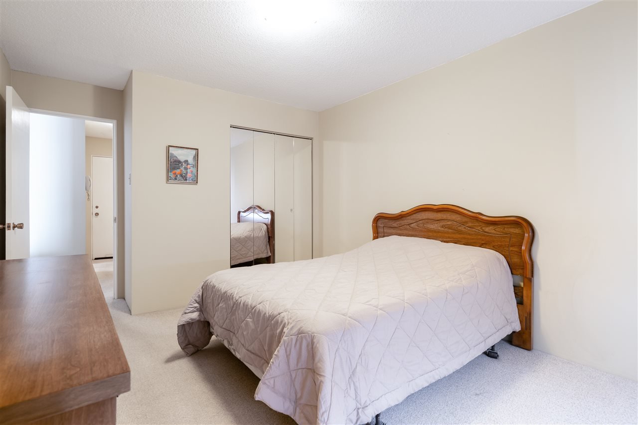 212-1345 Chesterfield Ave