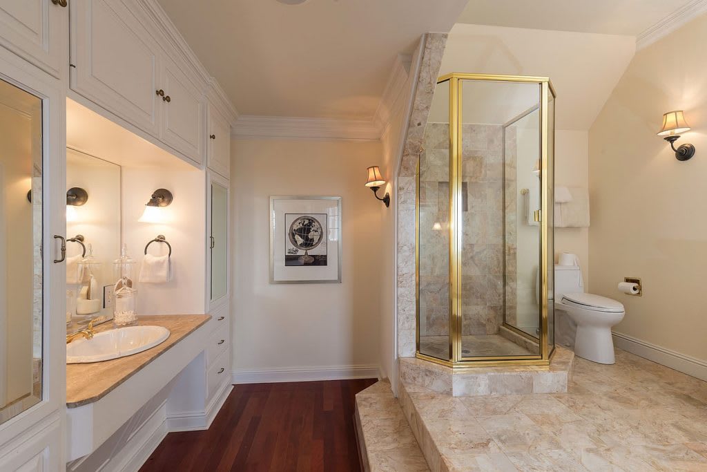 125 Lakeview Dr