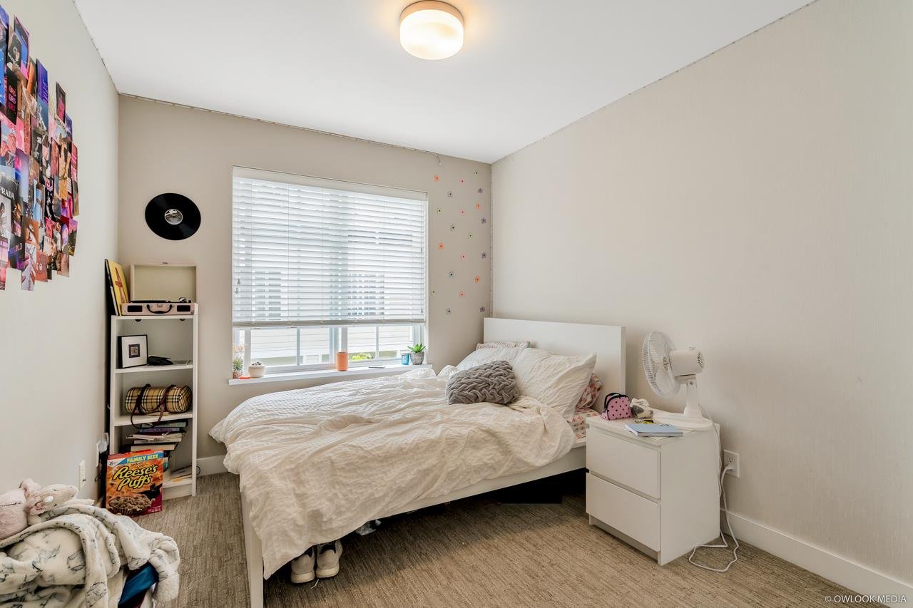 42-15588 32 Ave