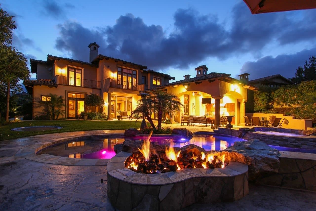 5117 Meadows Del Mar