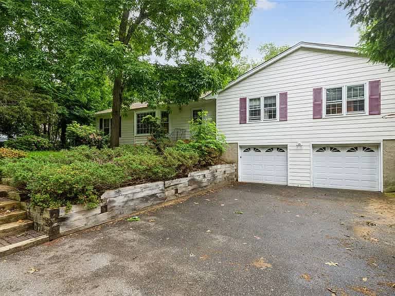 25 Sheffield Ln