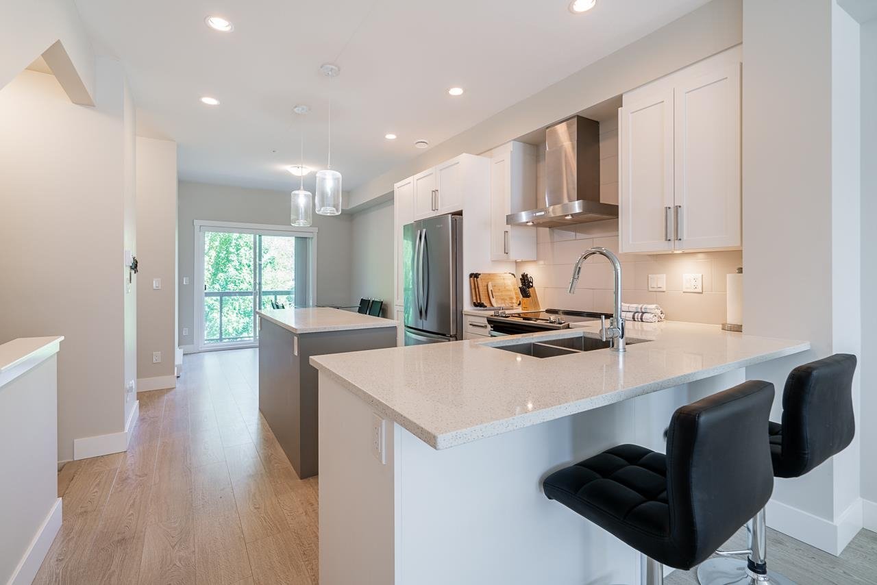 104-20498 82 Ave