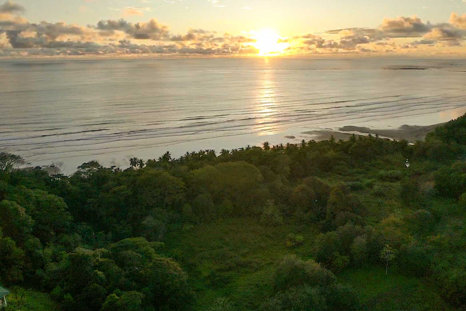 🔥 Unmatched Deal: Closest Titled Property to the Beach in Uvita at only $40/m²!!