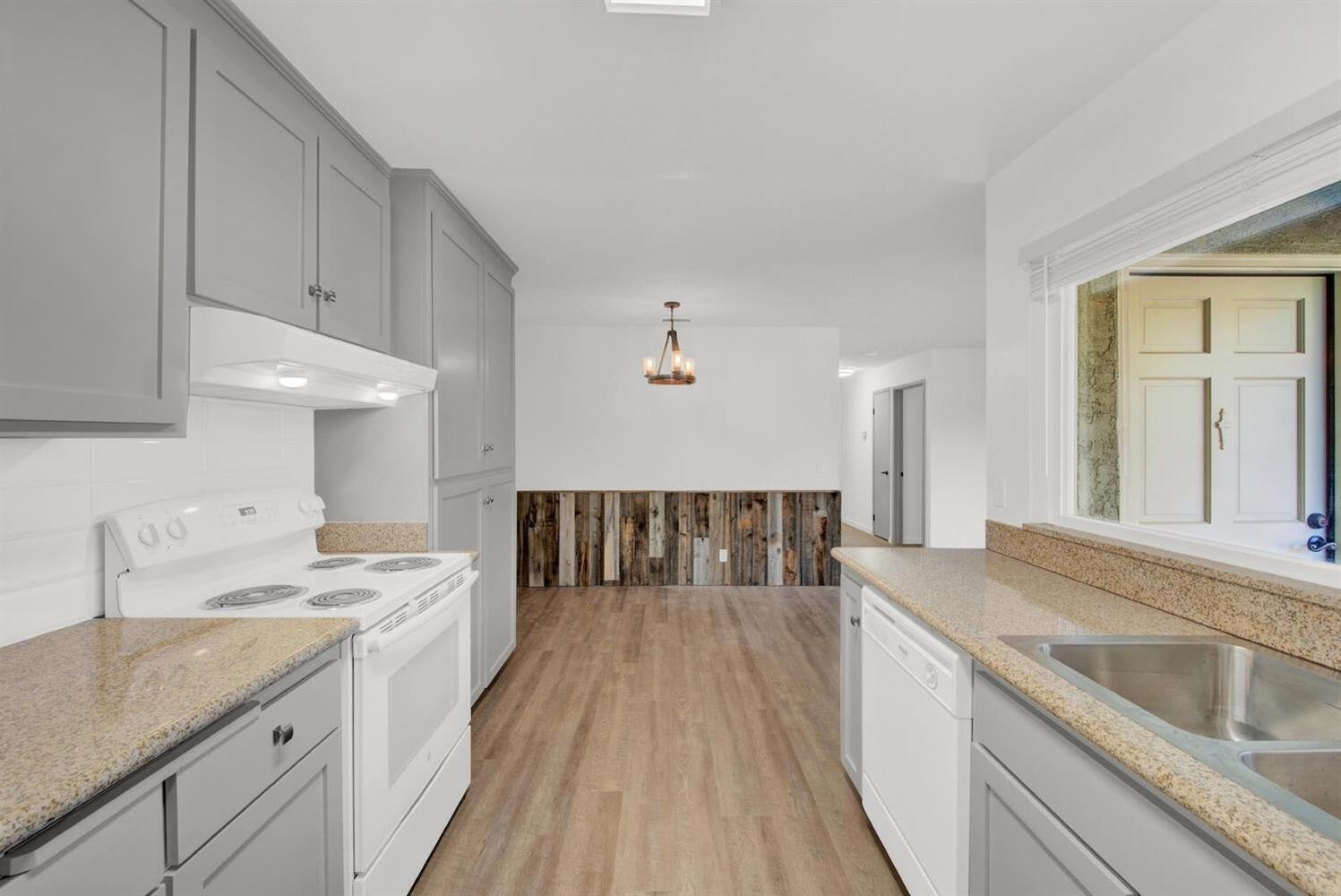 2764 Feather Place