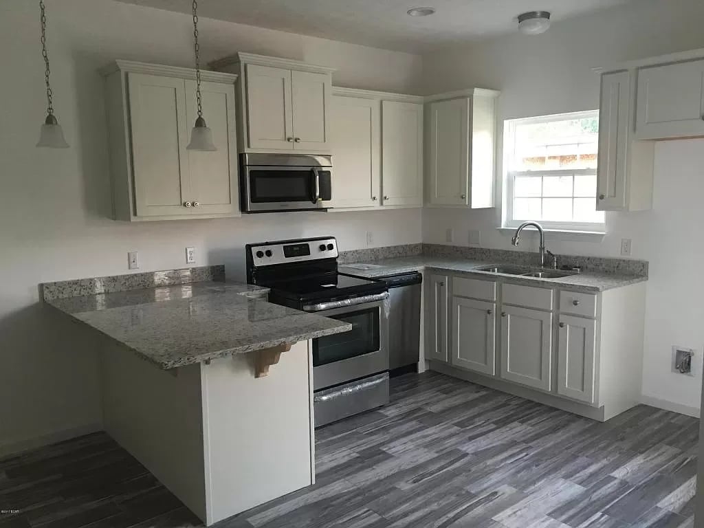2421 CAUSEWAY MANOR Court