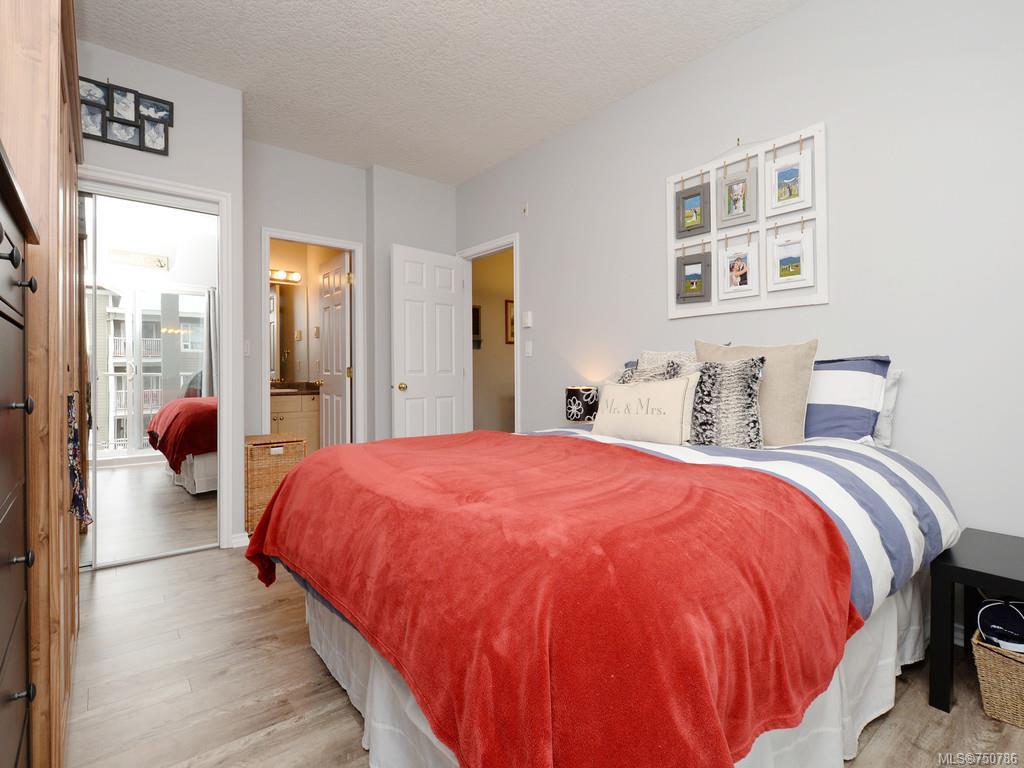301-893 Hockley Ave