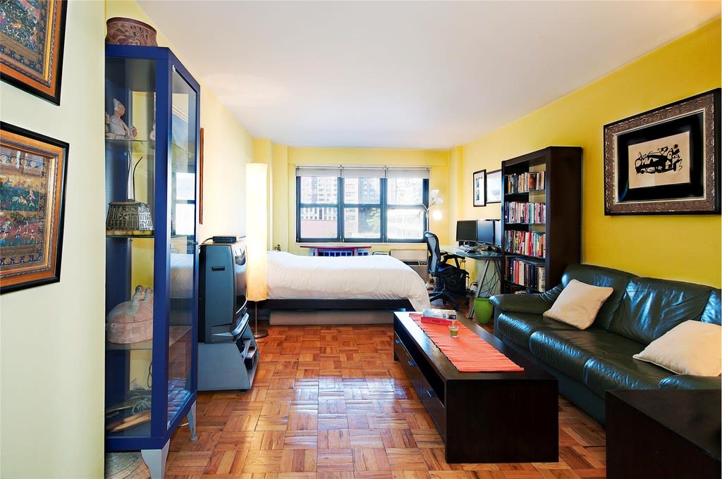 240 East 76th St, 6R