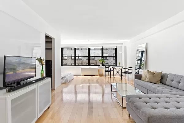 225 East 57th Street Unit: 9R